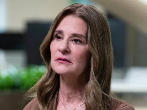 Vợ cũ của tỷ phú Bill Gates thừa nhận “đã có một cuộc hôn nhân đau đớn”