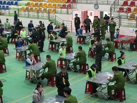 Di lý 68 người trong đường dây lừa đảo qua "app tình cảm" với số tiền hàng trăm tỷ đồng