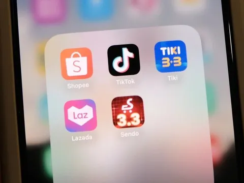 Sàng lọc khốc liệt: Nhà bán nhỏ lẻ rời sàn, "miếng bánh" về tay ông lớn