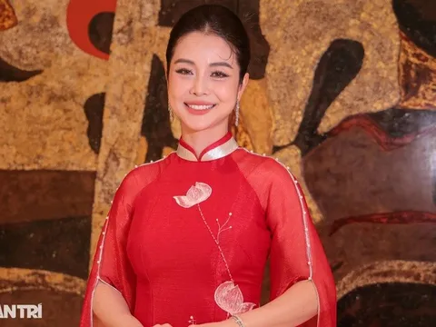 Hoa hậu Jennifer Phạm tuổi 41: "Điều tôi kính nể ở chồng là sự khiêm tốn"