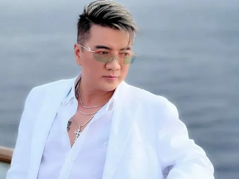 Đàm Vĩnh Hưng chính thức xin lỗi bằng 2 thứ tiếng