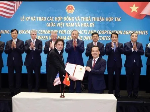 Bộ KH&CN trao Giấy phép cung cấp dịch vụ viễn thông vệ tinh cho Starlink