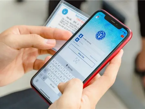 Sổ BHXH và thẻ BHYT có thay đổi quan trọng áp dụng toàn quốc: Đi khám bệnh không cần mang bản giấy