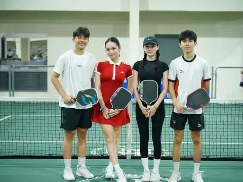 Hương Giang, Hiền Hồ gây bão khi "song kiếm hợp bích" cùng tuyển thủ quốc gia