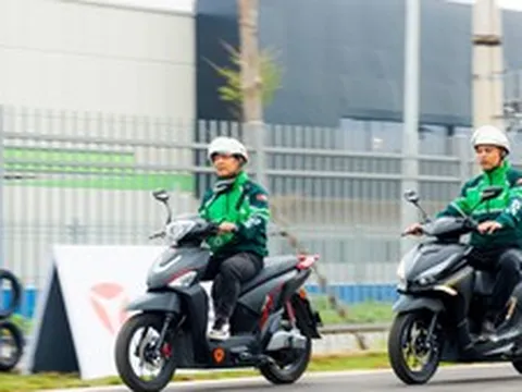 Grab hỗ trợ tài xế chuyển đổi sang xe máy điện