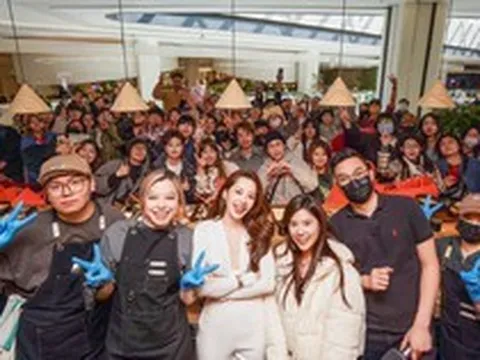 Chi Pu ra thông báo nóng về quán phở ở Trung Quốc