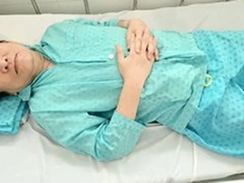 Loạt sao Việt vào động viên "ông bầu" Đan Trường