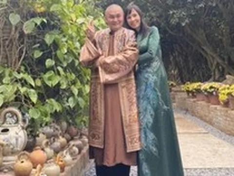 Danh hài Xuân Hinh: "30 năm qua, tình yêu của tôi vẫn đẹp, cô gái Phương Lan cũng vẫn đẹp"