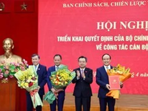 Công bố quyết định về công tác cán bộ tại Ban Chính sách, chiến lược Trung ương