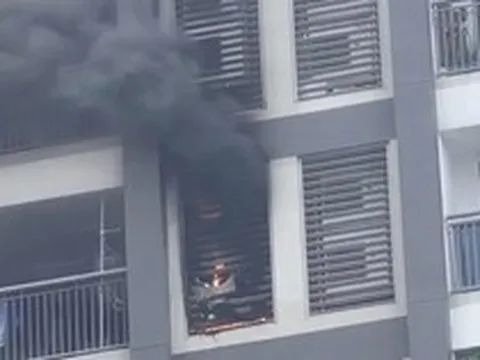 Cháy căn hộ tầng 10 tại chung cư cao 45 tầng ở TPHCM