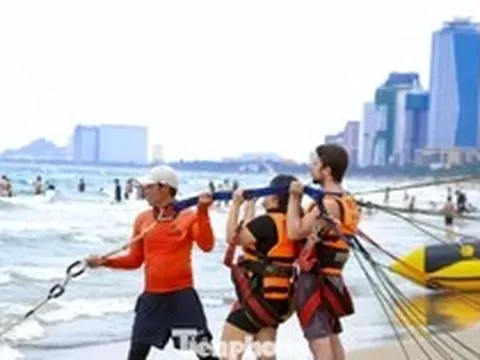 Biển Đà Nẵng quá náo nhiệt