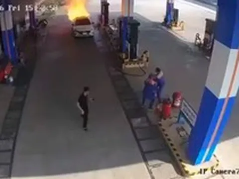 Cháy ô tô, 2 người tử vong, tài xế khai do quá hoảng loạn nên chạy đi: PGĐ Công an Đà Nẵng chỉ đạo làm rõ có bất thường hay không?