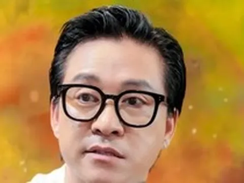 Tuấn Hưng dừng show ở ban công nhà riêng