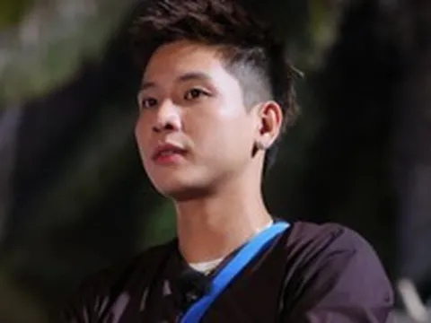 Quân A.P bất ngờ lên hot search
