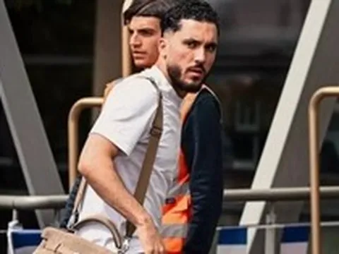 Thấy gì khi tuyển Pháp đua nhau xách Hermes, LV tới World Cup