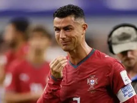 Rộ tin Ronaldo chia tay đội tuyển: Cơn địa chấn ‘tỷ đô’ đang đến gần Bồ Đào Nha