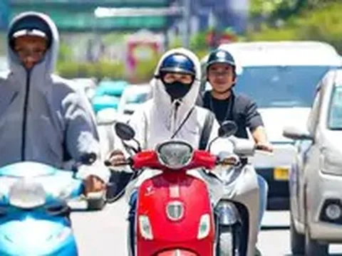 Miền Bắc, miền Trung nắng nóng như đổ lửa