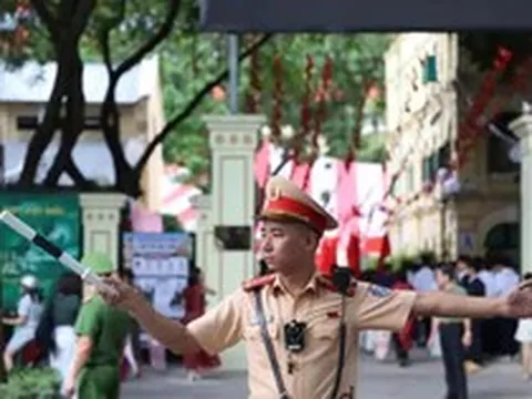Đường phố Hà Nội thông thoáng trong khai giảng