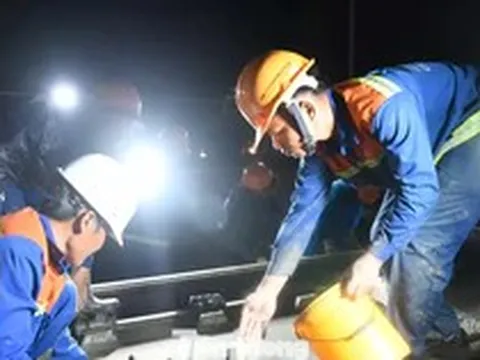 Tăng tốc thi công xuyên đêm đưa tuyến tàu điện nhẹ Phú Quốc kịp APEC 2027