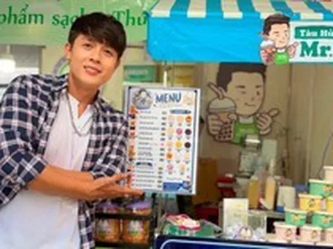 Nam diễn viên đình đám mở xe cà phê trên đường Bùi Đình Tuý, phường Bình Thạnh