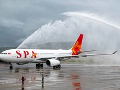 Đúng 1 ngày nữa, tàu bay khổng lồ dài gần 59 m, sải cánh hơn 60 m, được trang bị 2 động cơ Rolls-Royce sẽ cất cánh từ sân bay Nội Bài