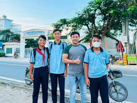 Hành trình “bay” để kể câu chuyện quê hương Việt Nam của “Ông chú flycam” Hiếu Tiến
