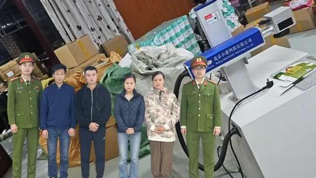 Khám xét khẩn cấp 14 địa điểm ở 4 tỉnh thành trong chuyên án đặc biệt lớn, bắt 3 'ông trùm' và 23 người