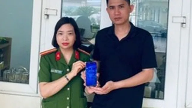 Tài khoản ngân hàng có giao dịch hơn 35 triệu đồng, 4 tháng sau, công an yêu cầu người đàn ông lên làm việc