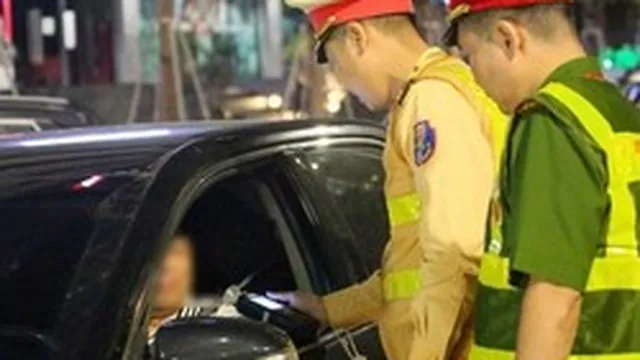 CSGT đồng loạt ra quân, duy trì chốt kiểm soát cả ngày lẫn đêm xử lý 1 lỗi vi phạm giao thông