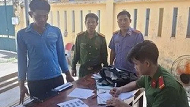 Ra lệnh bắt tạm giam nhân viên cây xăng Nguyễn Văn Mến SN 1988