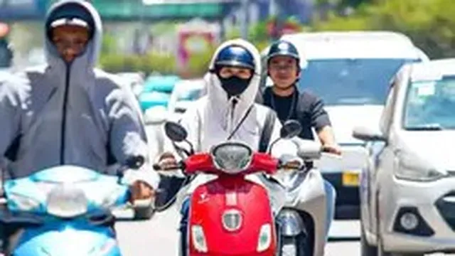 Miền Bắc, miền Trung nắng nóng như đổ lửa