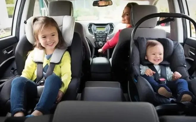 Hiểu đúng về quy định "từ ngày 1/1/2026, ô tô cá nhân phải có thiết bị an toàn khi chở trẻ em"