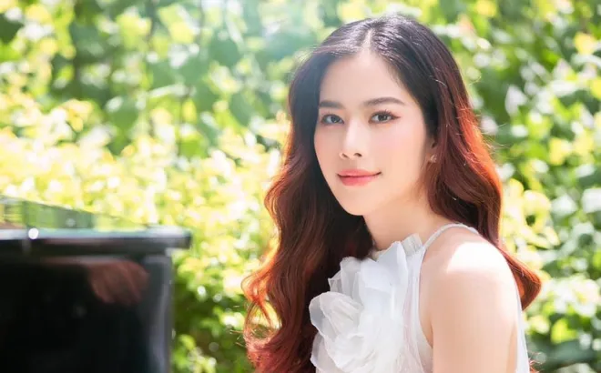 Nhân vật cứ xuất hiện là gây tranh cãi, ngang nhiên mang hit toàn cầu của thành viên BLACKPINK đi diễn khắp nơi