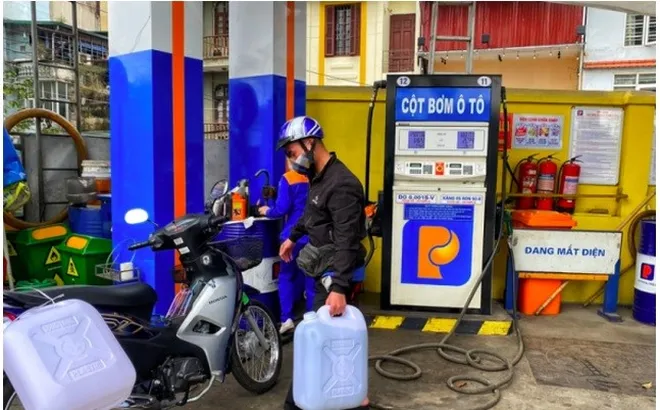 Làm rõ thông tin cây xăng dầu chỉ bán tối đa 300.000 đồng/lượt