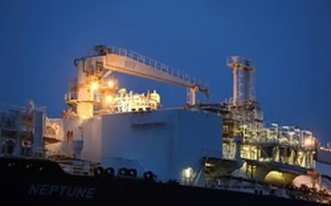 Ông trùm sản xuất dầu thô lớn nhất thế giới đón cú sốc, bị ‘hụt’ đi 2 triệu thùng dầu mỗi ngày