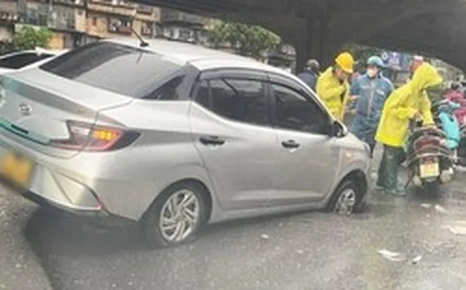 Ô tô tụt bánh trên đường Khuất Duy Tiến (Hà Nội): Đã rõ nguyên nhân