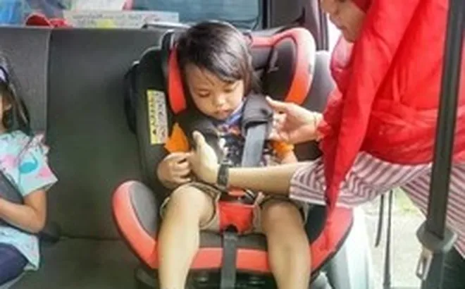Đề xuất mới về thiết bị an toàn cho trẻ em trên ô tô