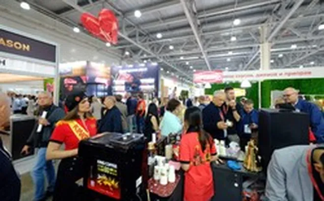Rời "công xưởng" lên kệ hàng sang xịn - Tham chiếu từ lộ trình của King Coffee