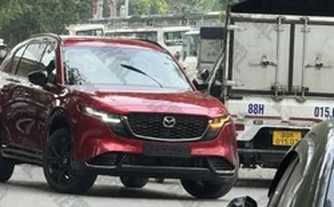 Mazda CX-5 thế hệ mới xuất hiện tại Hà Nội, cho thấy ngày ra mắt không còn xa, thiết kế giống hệt xe nhập Nhật