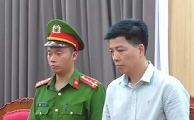 Bắt một phó chủ tịch xã và giám đốc doanh nghiệp trong vụ lan can đá gãy đổ sau bão Yagi