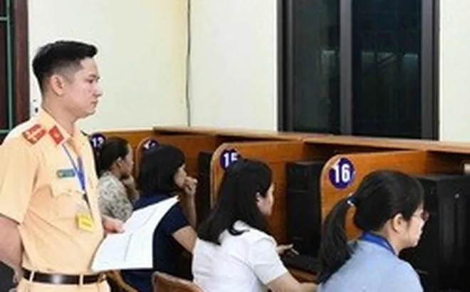 Đề xuất tăng số lượng câu hỏi lý thuyết sát hạch lái xe