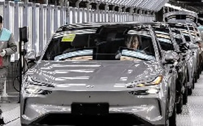 Cú sốc xe điện: Công ty làm robot hút bụi, điện thoại giá rẻ cũng mơ thành Tesla, 46 thương hiệu chỉ bán được chưa tới 1.000 xe/năm
