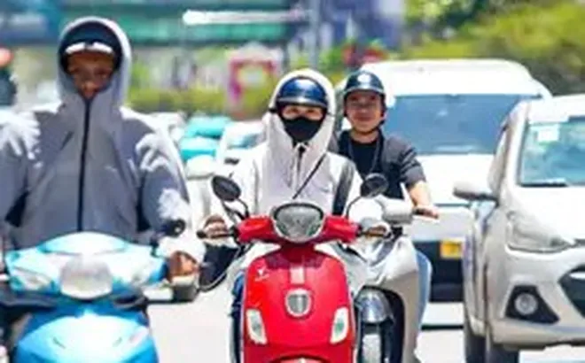 Miền Bắc, miền Trung nắng nóng như đổ lửa