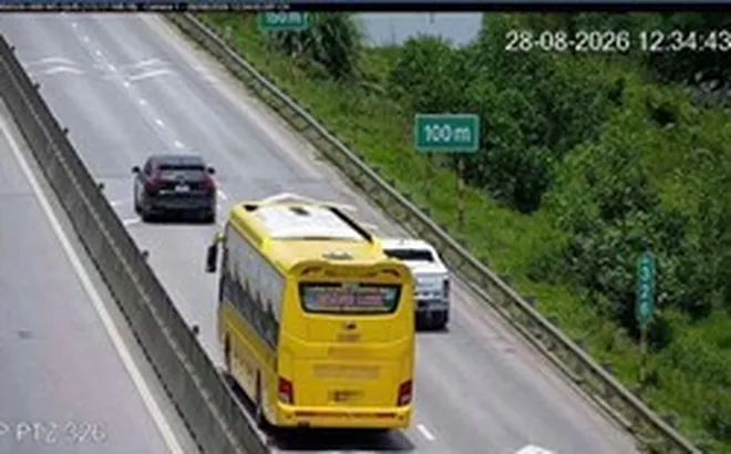 Ngày đầu nghỉ lễ, 9 tài xế bị phạt lỗi không giữ khoảng cách trên cao tốc