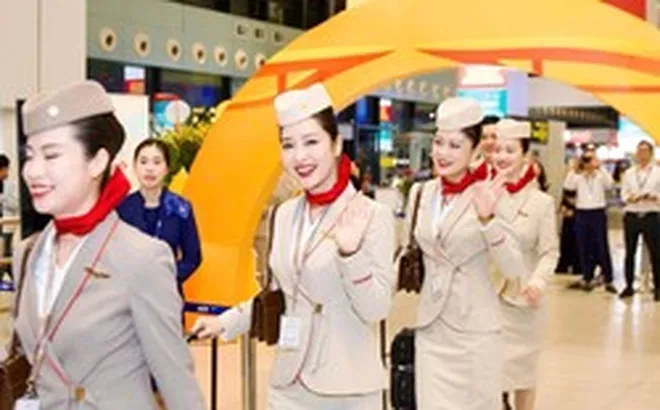 Ngay trong năm nay, hãng hàng không Việt Nam tuyển thêm 1.000 tiếp viên mới, chỉ cần tốt nghiệp THPT, cơ hội được tặng 1 căn hộ chung cư, thu nhập khởi điểm từ 22 triệu đồng/tháng