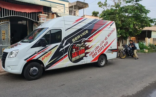 Bỏ qua xe quen, vì sao thợ cả chọn tải van GAZ “cõng” siêu mô tô?