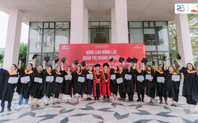 Prudential bế giảng khóa “Nâng cao năng lực quản trị doanh nghiệp”, hoàn thiện hình mẫu nhà lãnh đạo đa năng
