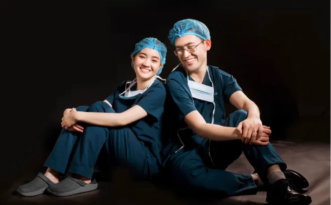 Câu chuyện tình yêu từ mái trường Amsterdam đến hôn nhân hạnh phúc của bác sĩ Tạ Thị Hà Phương và Nguyễn Bình Dương